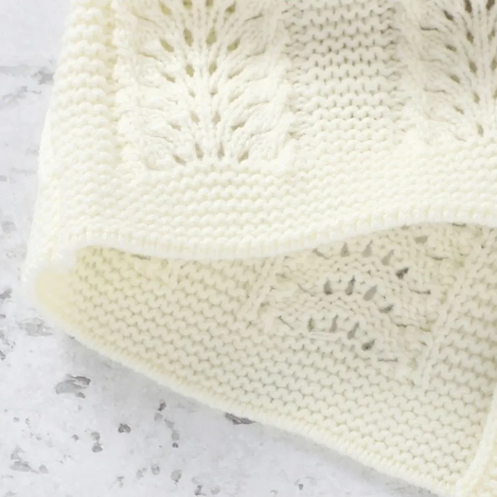 NEW Size 6-9 months, girls white knitted sweater flower long sleeve sweater